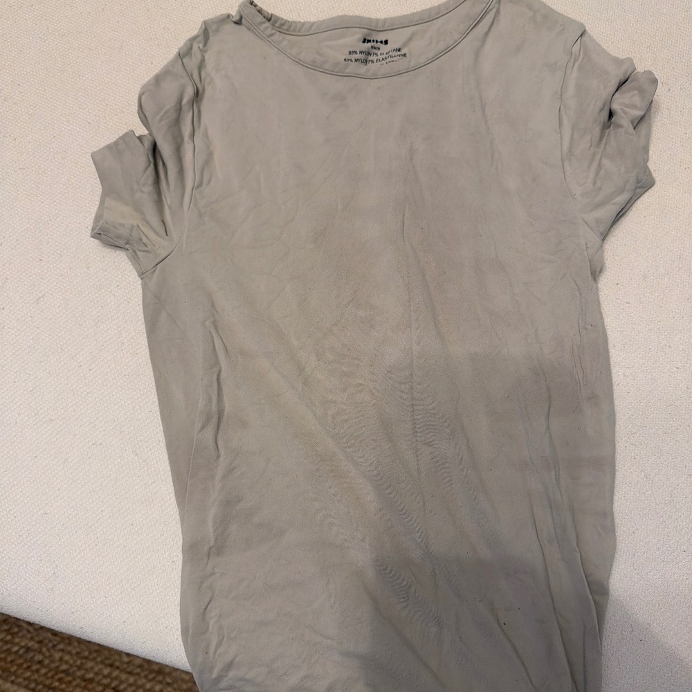 Skims gray shirt